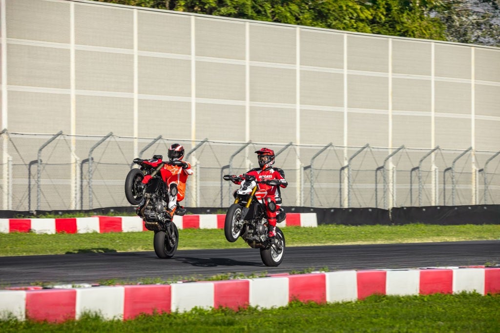 Ducati Hypermotard V2: potenza e leggerezza